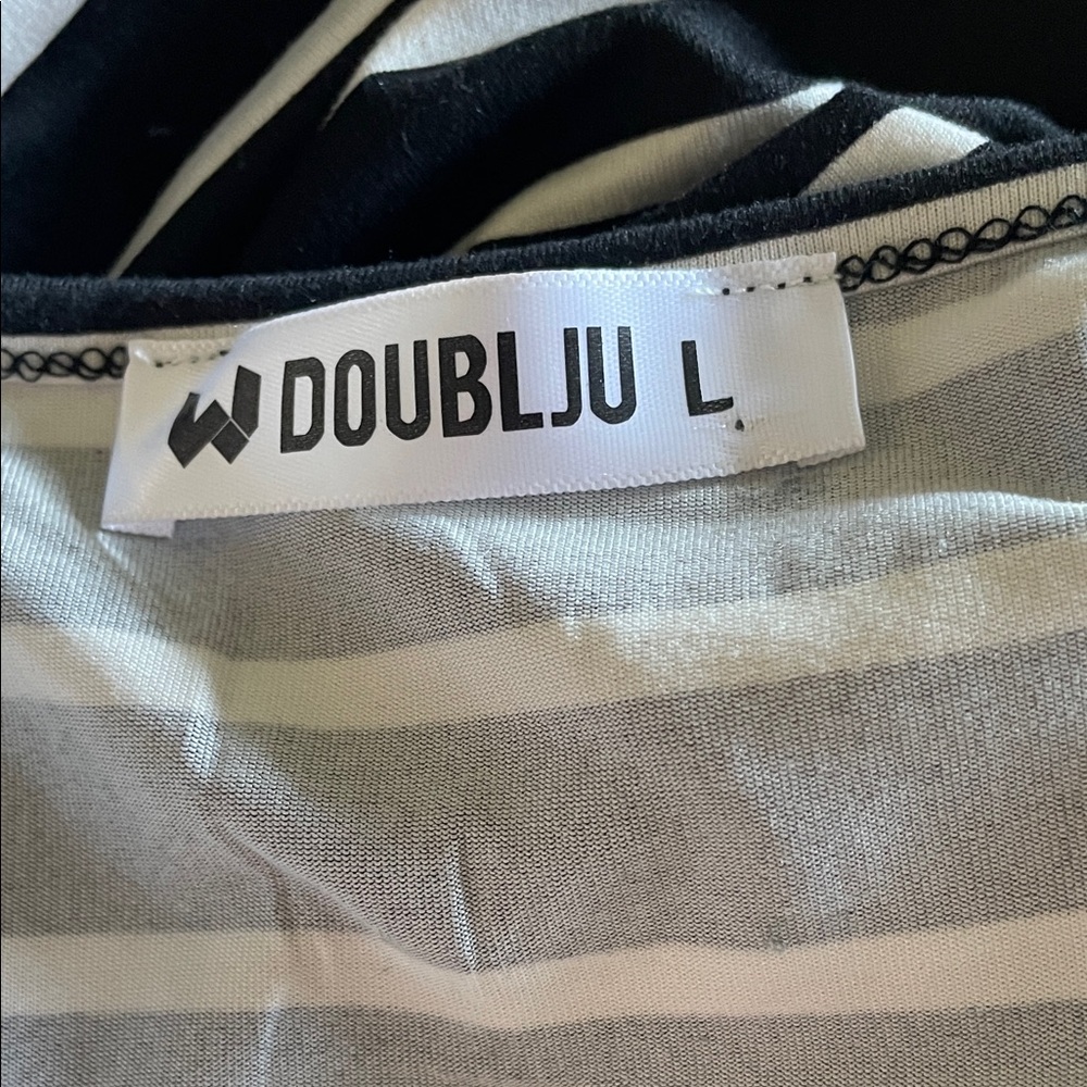 💥🆕💥DOUBLJU Black & White Striped Long-Sleeve Top Size Large - Picture 7 of 9